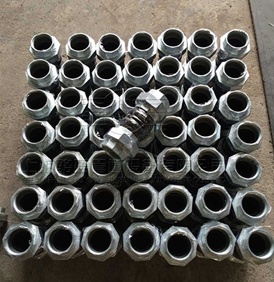 DN80<a href=http://www.blcuniversity.cn.cn target=_blank class=infotextkey>絲扣橡膠接頭</a>